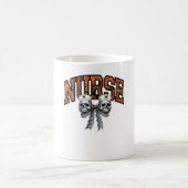 ハロウィーンナースコケクラシックットボウTシャツ コーヒーマグカップ (中央)