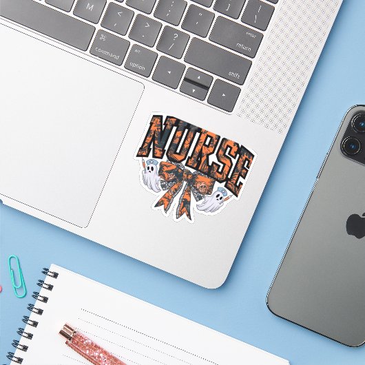 ハロウィーンナースコケットボウ秋クラシックTシャツ シール (ノートパソコンとiPhone)