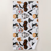 ハロウィーンパターン。不気味可愛い ビーチタオル (正面)