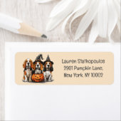 ハロウィーンビーグル犬をトリックまたは治療する ラベル (インサイチュ)