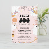 ハロウィーンピンク小さなブーは赤ちゃんシャワーが必要 招待状 (スタンド正面)