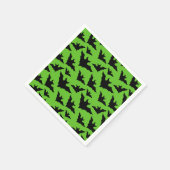 ハロウィーンブラックこうもりのクール緑の不気味なパターン スタンダードカクテルナプキン (角)