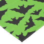 ハロウィーンブラックこうもりのクール緑の不気味なパターン テーブルクロス (アングル)