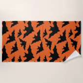 ハロウィーンブラックこうもりオレンジスポクールーク柄 ビーチタオル (正面)