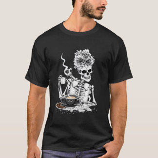 ハロウィーンホットコーヒーとバラ飲みスケルトン Tシャツ