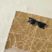 ハロウィーンミイラの怪物がブーをのぞく ビーチタオル (インサイチュ)