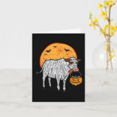 ハロウィーンミイラ牛トリートファームの衣装の男の子 カード (黄色い花)