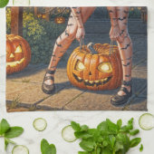 ハロウィーンモンスタージャック – o – ランタン&こうもりヴィクセンガール キッチンタオル (折り畳み)