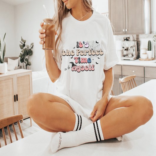 ハロウィーンレトロビベス |自分になれる絶好の時間 Tシャツ