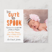 ハロウィーン写真の赤ちゃん女の子をスプックするには可愛すぎる 案内ポストカード (正面)