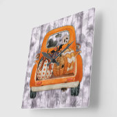 ハロウィーン収穫用のカボチャ付きオレンジピックアップトラック スクエア壁時計 (傾斜)