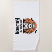 ハロウィーン犬を待っている ビーチタオル (正面)