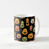 ハロウィーン用カボチャの継ぎ目のない模様。手が悪い コーヒーマグカップ (正面右)