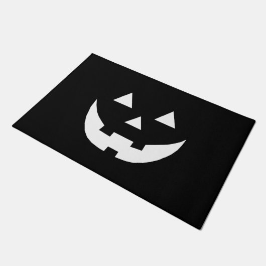 ハロウィーン白黒ハロウィーンのカボチャのちょうちんカボチャかわいい ドアマット (アングル)