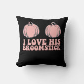 ハロウィーン私は彼のブロムスティックのグルービーカップルが大好き クッション (正面)