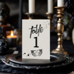 ハロウィーン結婚の夜 テーブルナンバー<br><div class="desc">このデザインは5 x 7インチ/ 12.7 x 17.8 cmの測定で、テーブル番号に最適。ゴシックスケルトンのコレクションで、暗くロマンチックな日のトーンを結婚設定グランジする。エディはっきりしたジーなスケルトンのモチーフを持つ白黒のデザイン、私たちの招待状、シンボルや象徴、およびデコールを使用して反抗優雅さのtouchを追加し結婚ている。ゴシック様式のスタイルと美学の融合を求めるカップルにグランジ最適#zazzlemade</div>