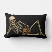 ハロウィーン腰枕ブラックを敷き詰めたスケルトン ランバークッション (正面)
