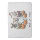 ハロウィーン英語のブルドッグカボチャのトリックまたは治療 バスマット (正面縦)