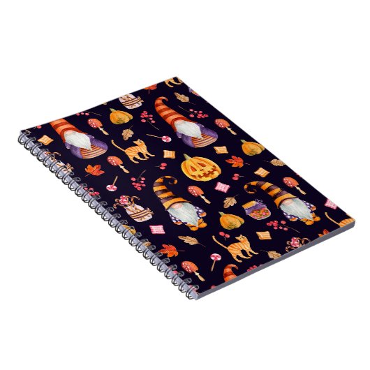 ハロウィーン要素を使用したヴィンテージのシームレスなパターン。  ノートブック (右側)