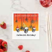 ハロウィーン誕生日スカルとパーティー帽子 スタンダードカクテルナプキン (インサイチュ)