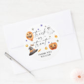 ハロウィーン誕生日パーティーのトリックまたはトリートメント ラウンドシール (封筒)