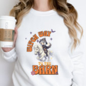 ハロウィーン馬の魔女の道を納屋へ スウェットシャツ