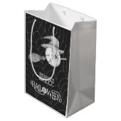 ハロウィーン魔女ほうき、怖い眼球、クモの巣 ミディアムペーパーバッグ (裏面アングル)