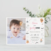 ハロウィーン1th誕生日ピンクの不気味な女の子の写真 招待状 (スタンド正面)