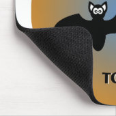 ハロウィーン オレンジ色と青のカラフルなコウモリたち マウスパッド (コーナー)