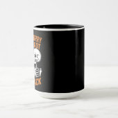 ハロウィーン スケルトン心配しないで私が後ろにいるよ マグカップ (中央)