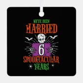 ハロウィーン・スプークタキュラー 6 周年結婚記念日 メタルオーナメント (正面)