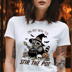 ハロウィーン ヴィンテージ アライグマ お鍋をかき混ぜるよ Tシャツ