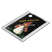 ハロウィーン – 小さな女の子と箒と黒猫 ノートブック (左側)