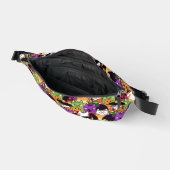 ハロウカラフルンの衣装を着た猫 ファニーパック (見開き)