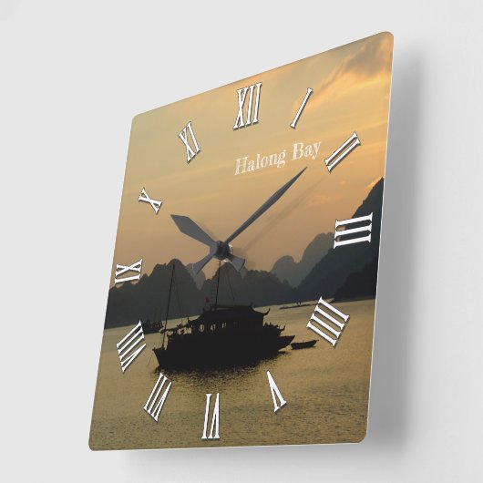 ハロンベイボート、ゴールデンサンセット、ベトナム海景 スクエア壁時計 (傾斜)