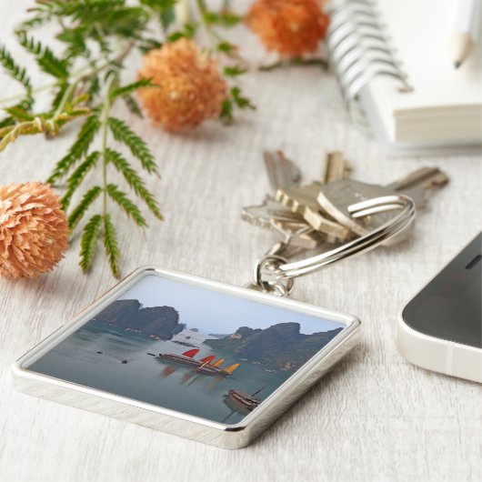 ハロン湾の帆船 – ベトナム,アジア キーホルダー (側面)