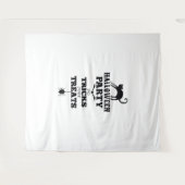 ハローウィンパーティは何もしないただのトリックの面白いシャツ タペストリー (正面(横))