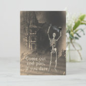 ハローウィンパーティ招待状、バイオリン付きスケルトン 招待状 (スタンド正面)