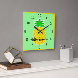 ハロースウィーティ、かわいい黄色のパイナップル、キッチン スクエア壁時計