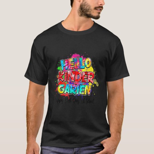 ハロー幼稚園グラフィックタイの最初の日 Tシャツ (正面)