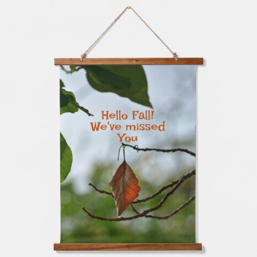 ハロー秋秋の葉の緑の葉中 吊り下げ型タペストリー (正面)