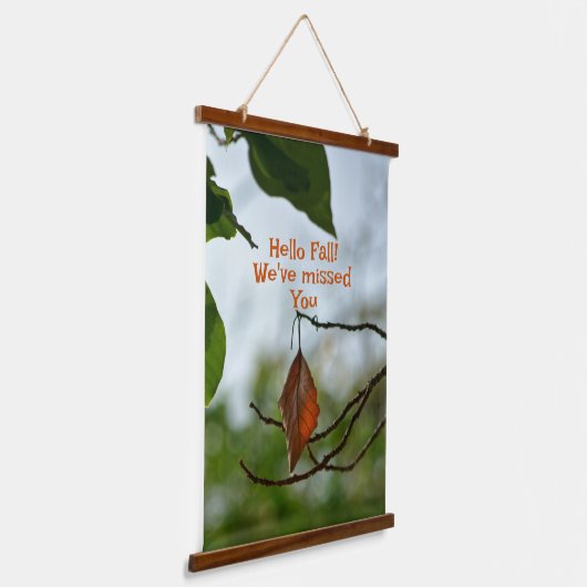 ハロー秋秋の葉の緑の葉中 吊り下げ型タペストリー (傾斜あり)
