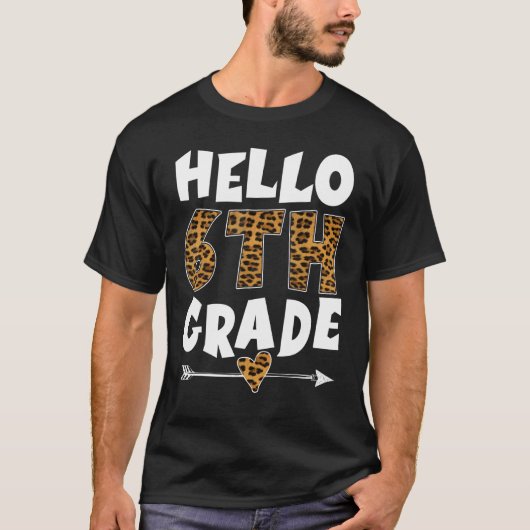 ハロー6年生レオパード6年生先生スタッド Tシャツ (正面)