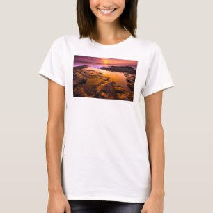 ハワイのタイドプール上のサンセット Tシャツ