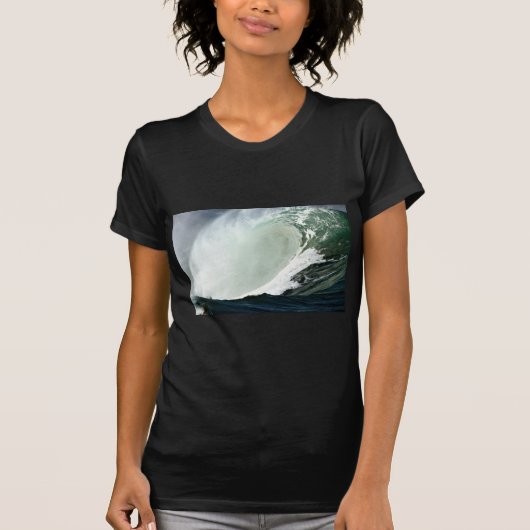 ハワイの波は力を自由にします Tシャツ (正面)