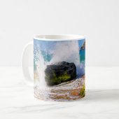 ハワイの海岸に打ち寄せる波 コーヒーマグカップ (正面左)