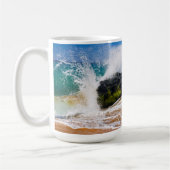 ハワイの海岸に打ち寄せる波 コーヒーマグカップ (左)