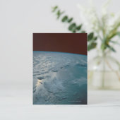 ハワイアンの島々が宇宙・シャトルから運ばれる ポストカード (スタンド正面)