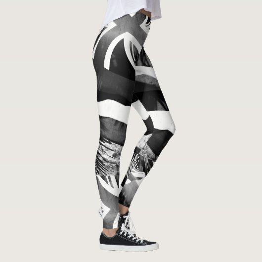 ハワイアンフラモノトーンのグ レギンス (右)