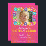 ハワイアンルアウ（ハワイ式宴会）誕生会 招待状<br><div class="desc">このハワイアンルアウ（ハワイ式宴会）の誕生日パーティーの招待は、お子様の写真用の場所で、パーティー情報用のカスタマイズ可能な文字フィールドであるHibiscus flowersと機能します。</div>